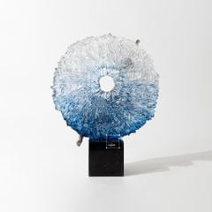Tượng Decor San Hô Màu Gradient Xanh Dương Trong Suốt Phối Hoa Mai