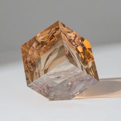 Tượng Trang Trí Khối Rubik Pha Lê Hổ Phách Sang Trọng