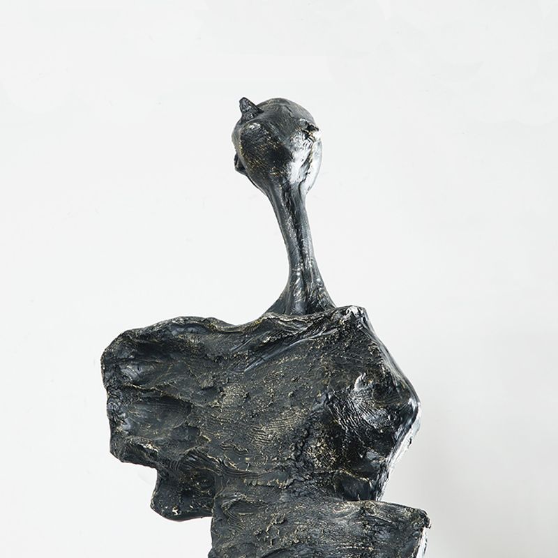 Tượng Điêu Khắc Người Phụ Nữ Trong Gió