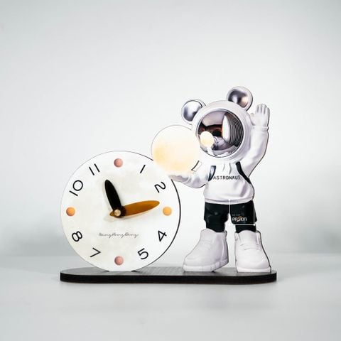 Đồng Hồ Để Bàn Hình Phi Hành Gia Sáng Tạo