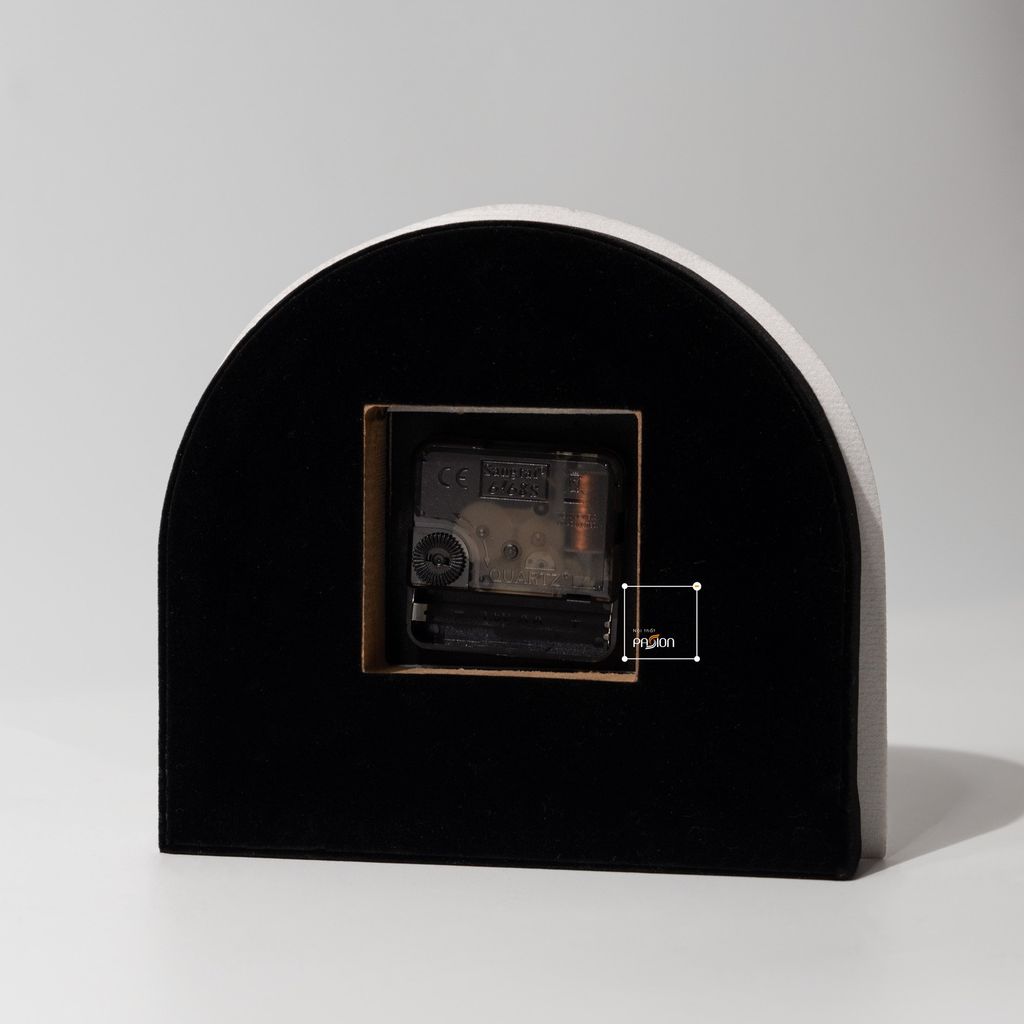 Đồng Hồ Để Bàn Kiểu Vòm Phối Da Bắc Âu