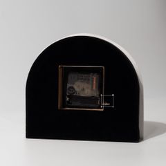 Đồng Hồ Để Bàn Kiểu Vòm Phối Da Bắc Âu