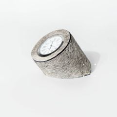 Đồng Hồ Để Bàn Trang Trí Phối Lông Ngựa Sang Trọng