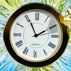 Đồng Hồ Trang Trí Trong Suốt Phối Bướm Trang Trí Kệ Tủ
