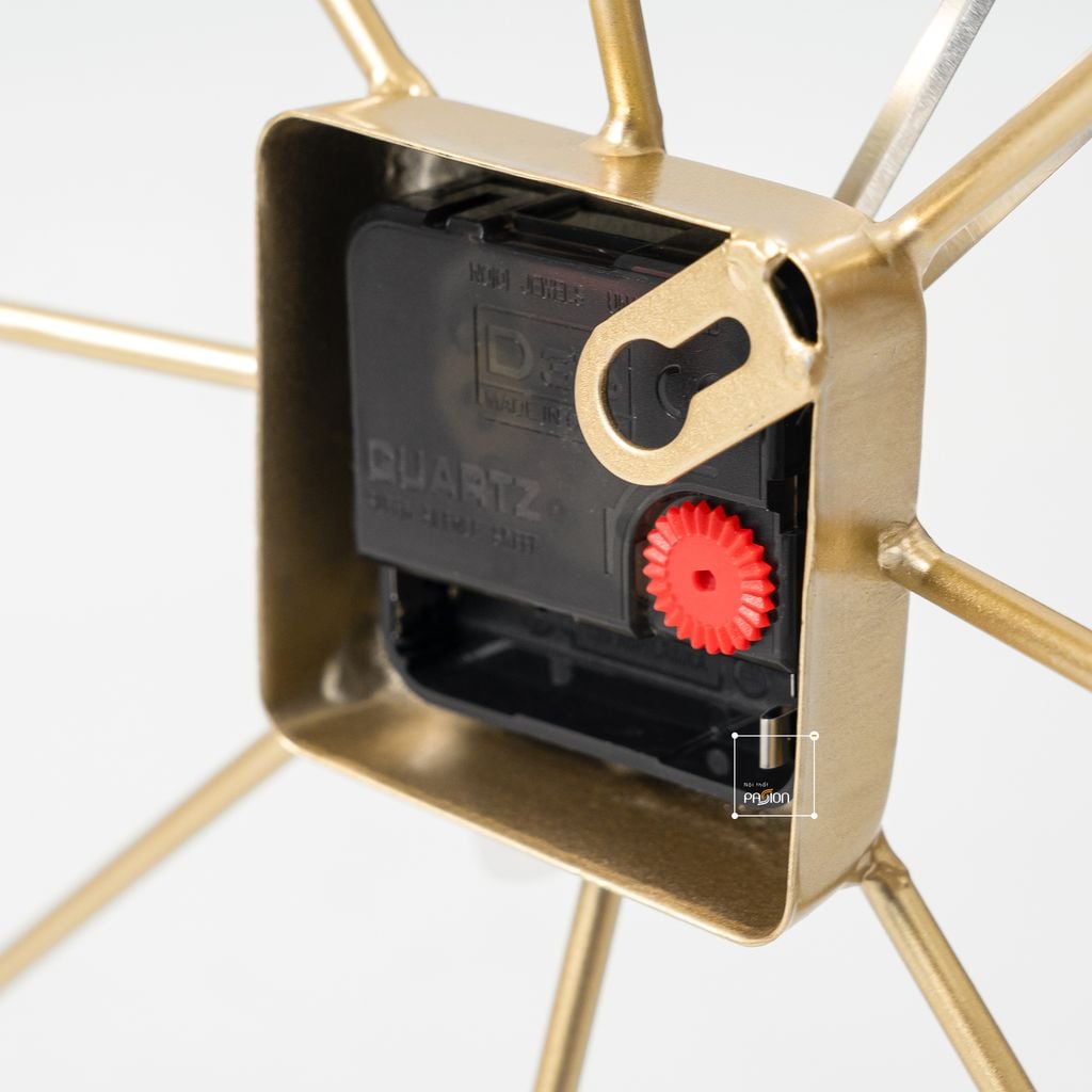 Đồng Hồ Treo Tường Kim Loại Đa Giác Chéo