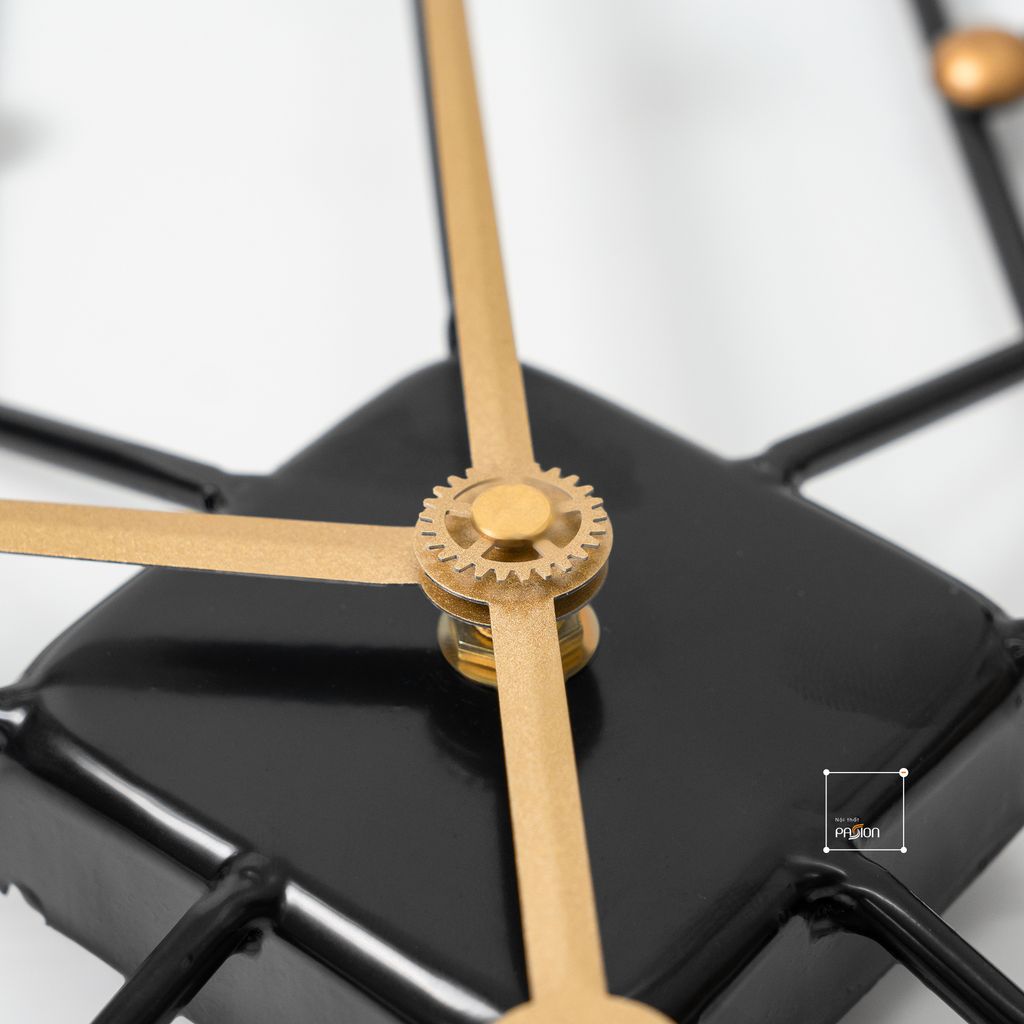 Đồng Hồ Treo Tường Kim Loại Đa Giác Chéo