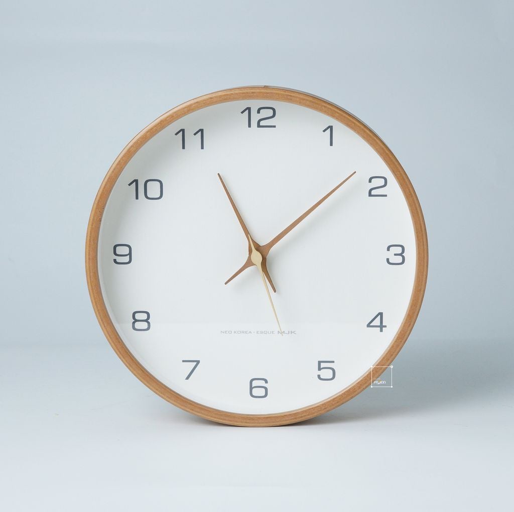 Đồng Hồ Treo Tường Gỗ Bắc Âu Kiểu Số Đơn Giản