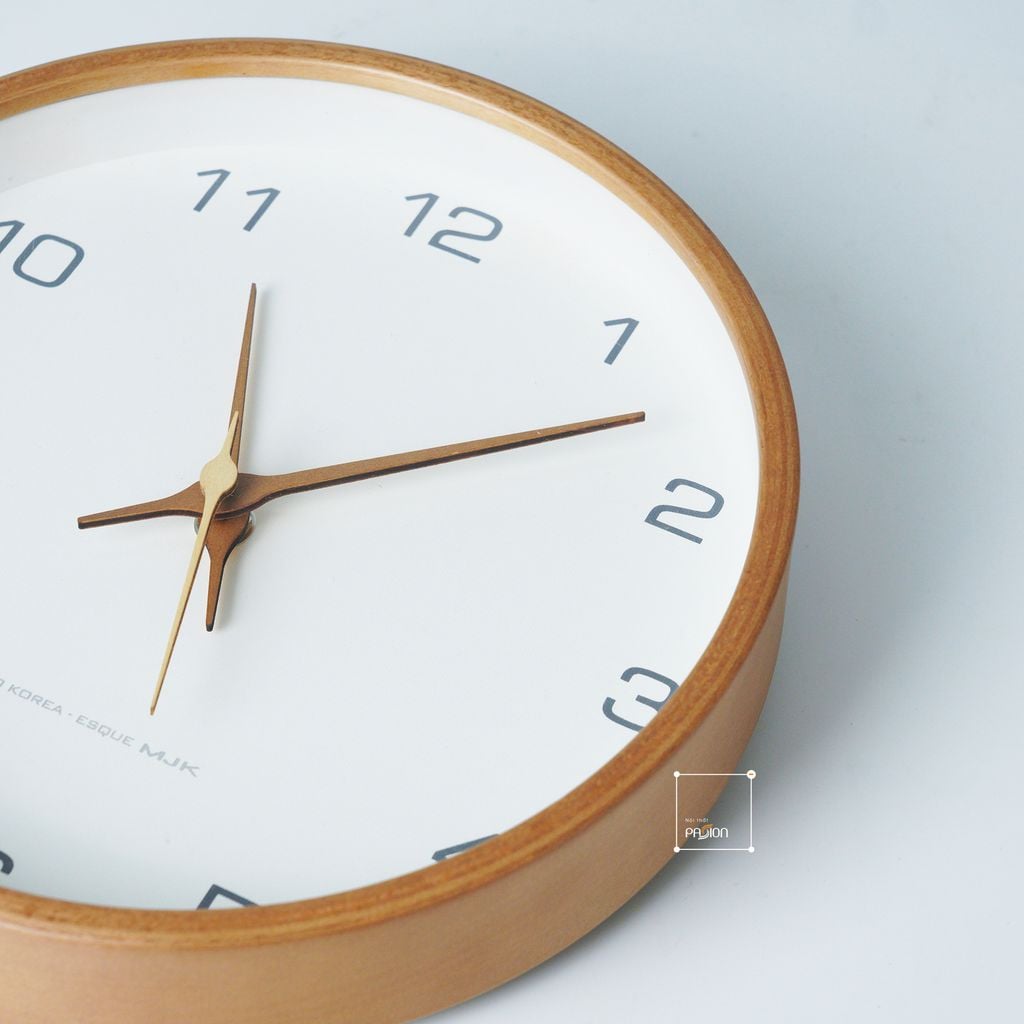 Đồng Hồ Treo Tường Gỗ Bắc Âu Kiểu Số Đơn Giản