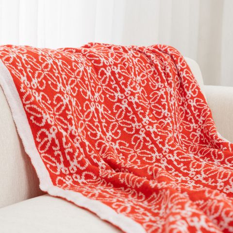 Chăn Len Dệt Kim Hoa Văn Cam Đậm Sang Trọng