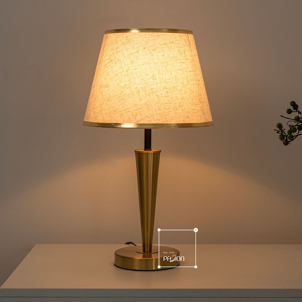 Đèn Bàn Chân Đế Kim Loại Vàng Tối Giản Châu Âu