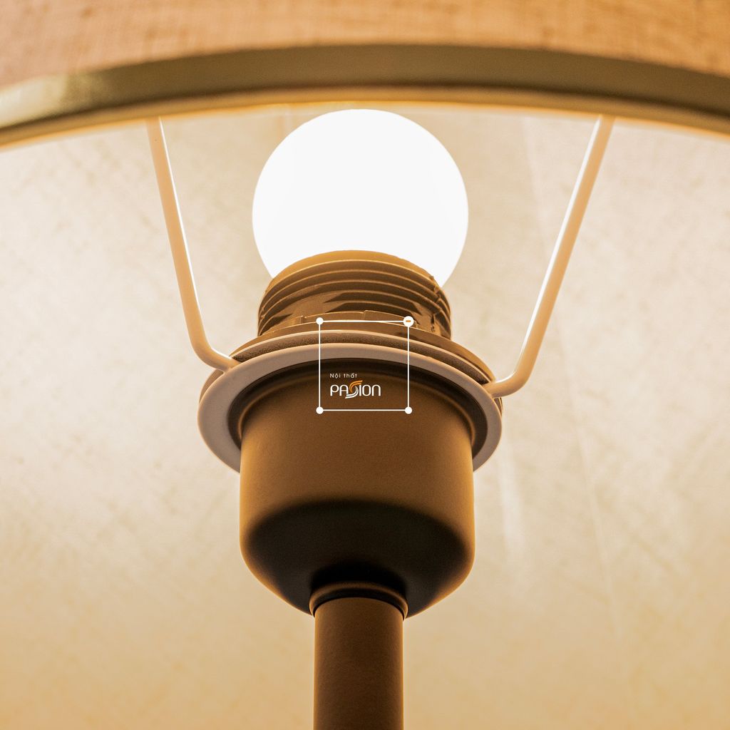 Đèn Bàn Chân Đế Kim Loại Vàng Tối Giản Châu Âu