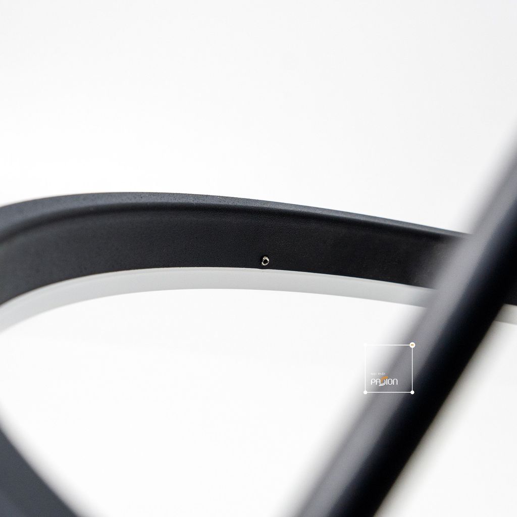 Đèn Bàn Phong Cách Mạ Điện Chrome Bạc Hình Cung Tròn