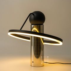 Đèn Bàn Phong Cách Mạ Điện Chrome Bạc Hình Cung Tròn