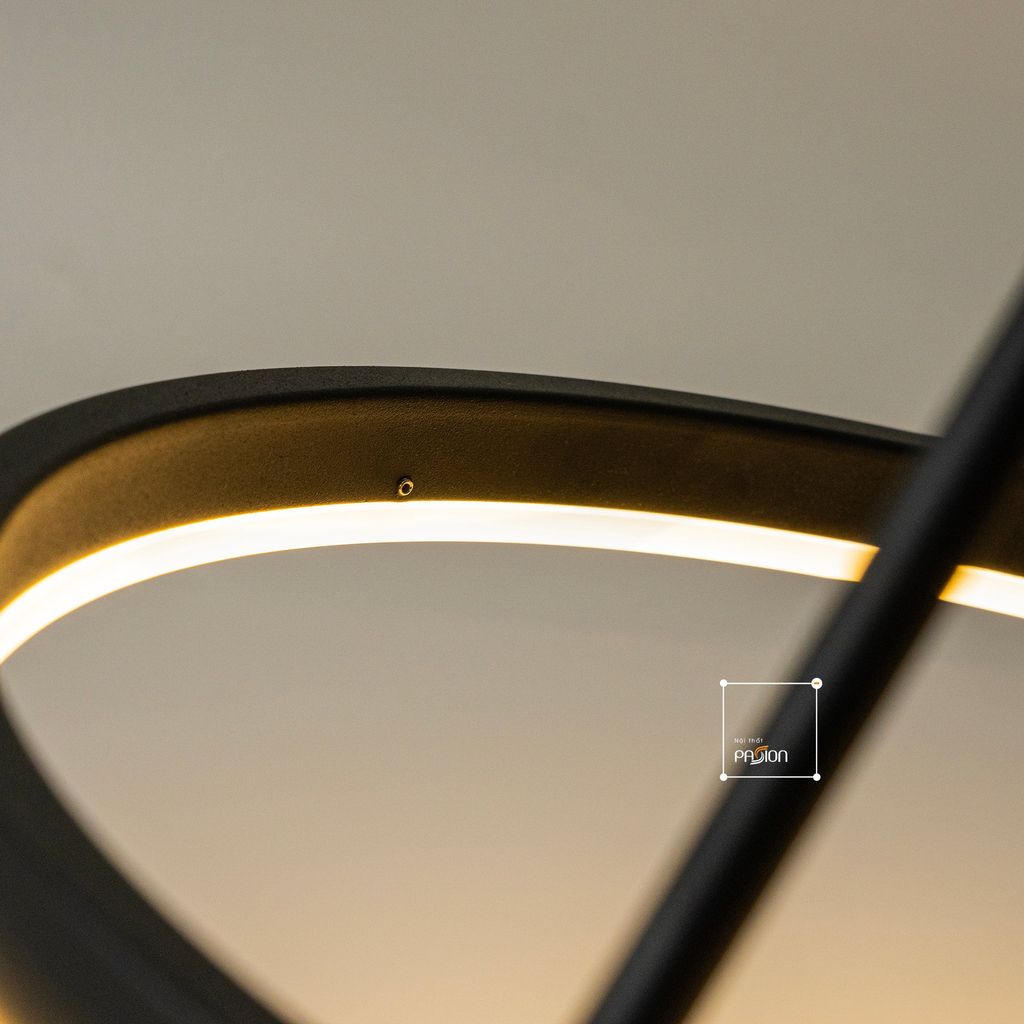 Đèn Bàn Phong Cách Mạ Điện Chrome Bạc Hình Cung Tròn