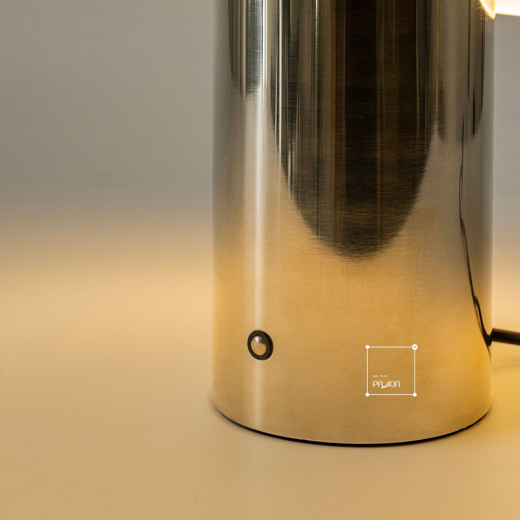 Đèn Bàn Phong Cách Mạ Điện Chrome Bạc Hình Cung Tròn