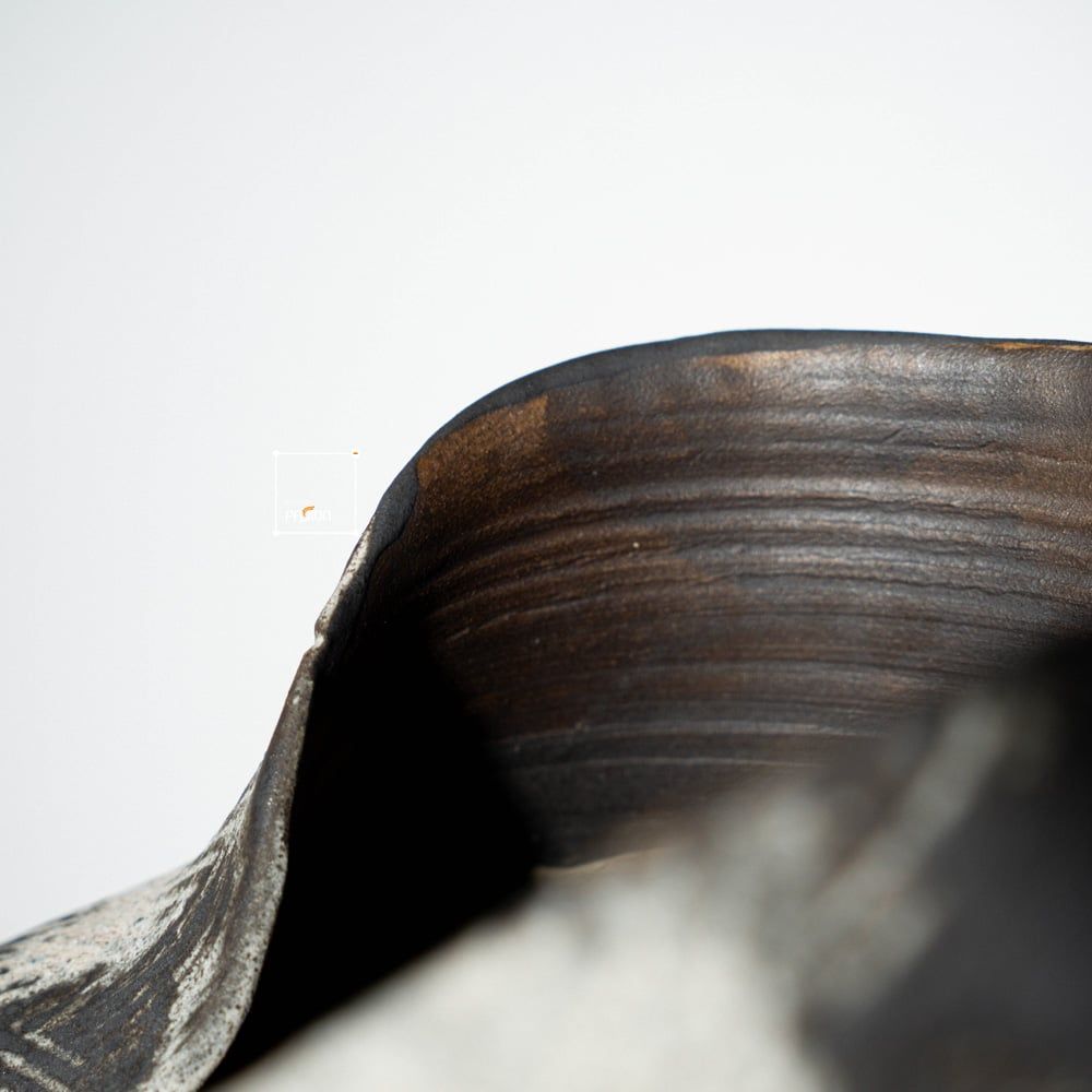 Bình Hoa Gốm Sứ Tông Xám Vân Sọc Phong Cách Wabi Sabi Miệng Cong