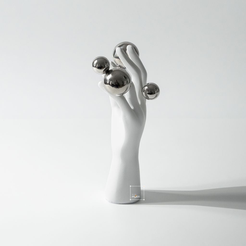Tượng Bàn Tay Phối Khối Bạc Tròn Sáng Tạo