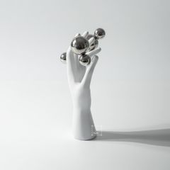 Tượng Bàn Tay Phối Khối Bạc Tròn Sáng Tạo