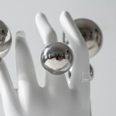 Tượng Bàn Tay Phối Khối Bạc Tròn Sáng Tạo