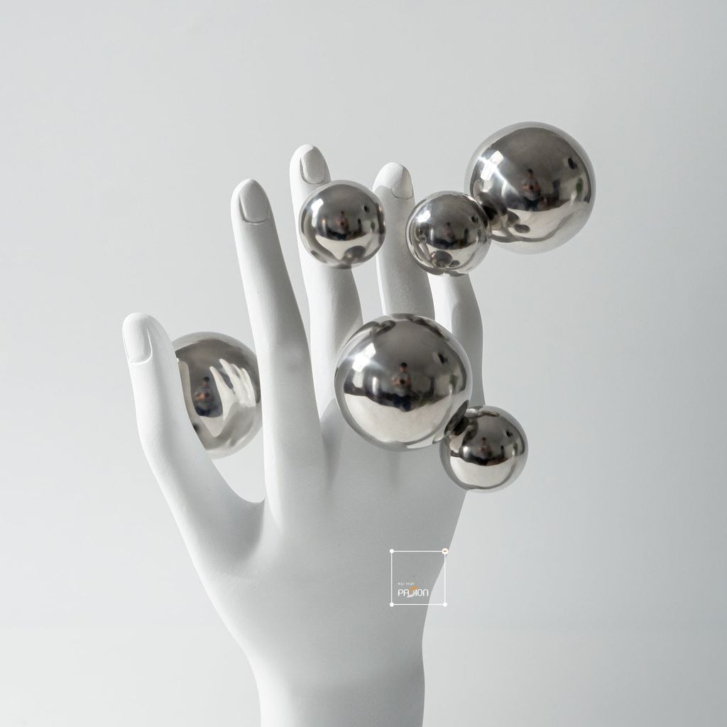 Tượng Bàn Tay Phối Khối Bạc Tròn Sáng Tạo