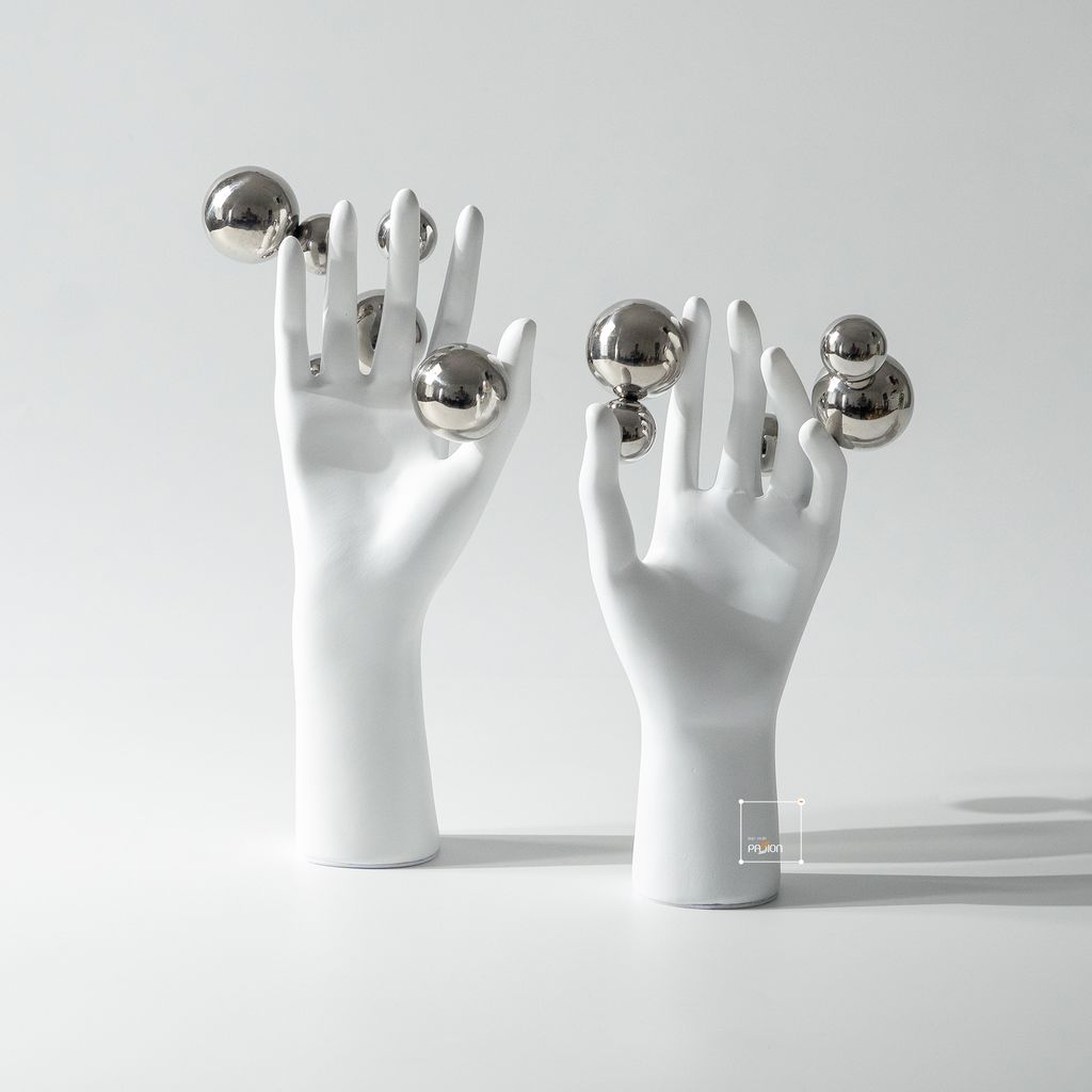 Tượng Bàn Tay Phối Khối Bạc Tròn Sáng Tạo