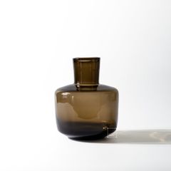 Bình Hoa Thủy Tinh Nâu Kiểu Pháp Gợn Sóng Sang Trọng