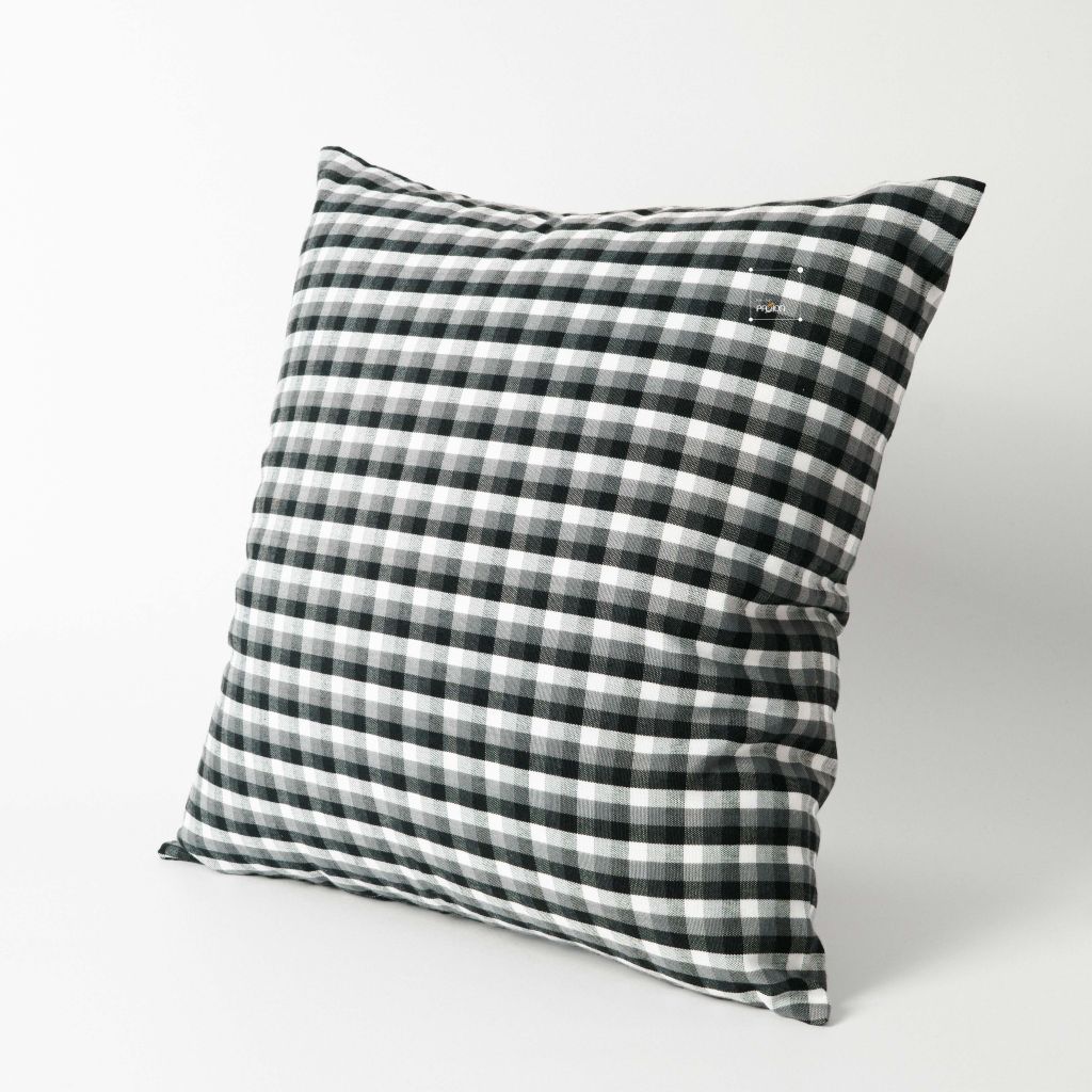 Vỏ Gối Tựa Lưng Cotton Caro Xám Đen