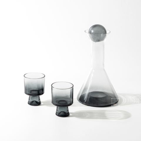 Set Khay Bình Và Hai Cốc Rượu Gradient Xám Sang Trọng