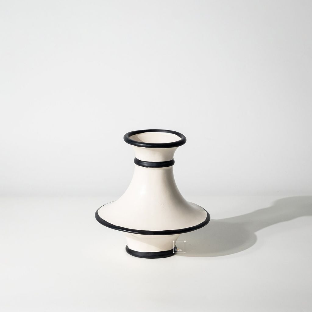 Bình Hoa Gốm Kiểu Pháp Phối Vòng Đen Sang Trọng