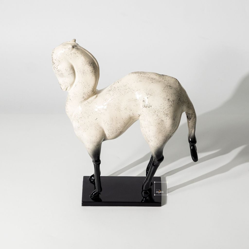 Tượng Ngựa Bằng Nhựa Cây Sơn Bóng Nhũ Phong Cách Vintage