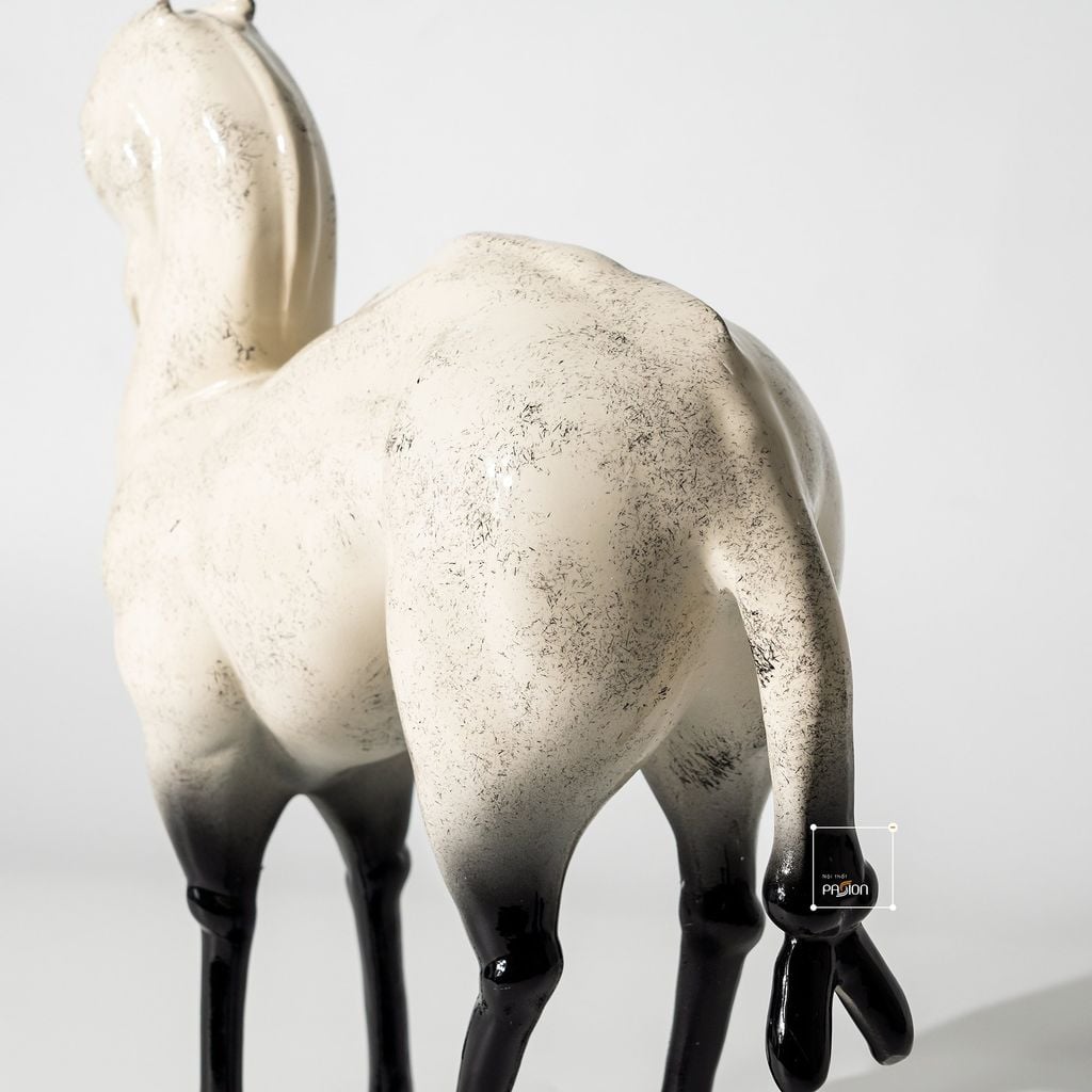 Tượng Ngựa Bằng Nhựa Cây Sơn Bóng Nhũ Phong Cách Vintage