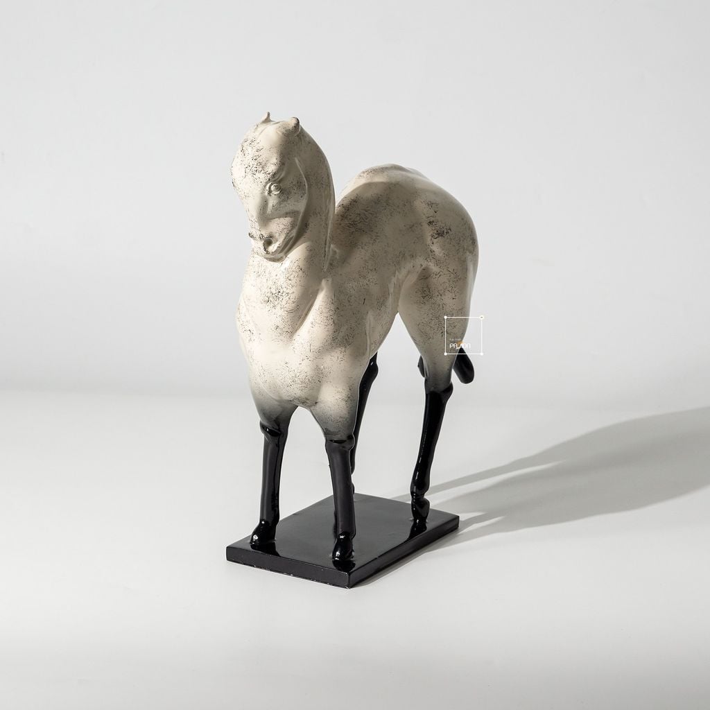 Tượng Ngựa Bằng Nhựa Cây Sơn Bóng Nhũ Phong Cách Vintage