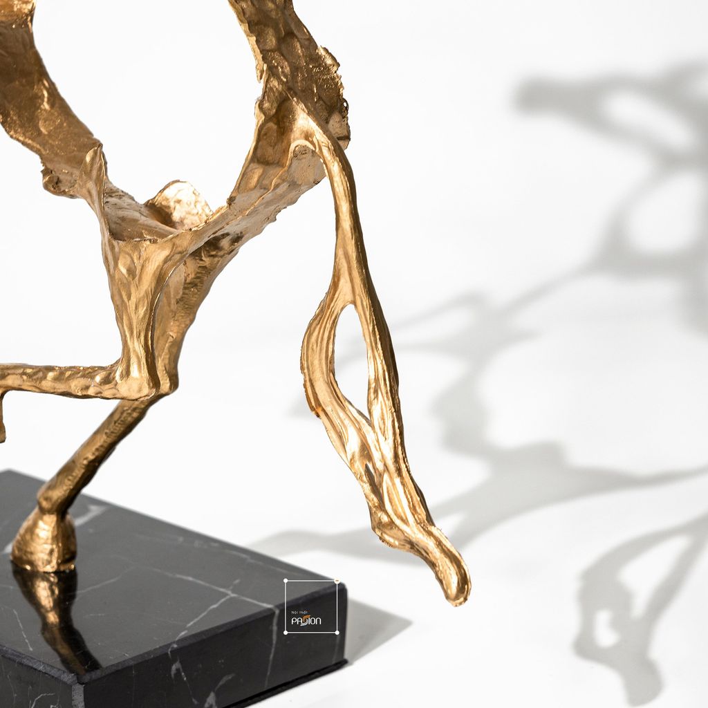 Tượng Ngựa Kim Loại Phong Cách Trừu Tượng