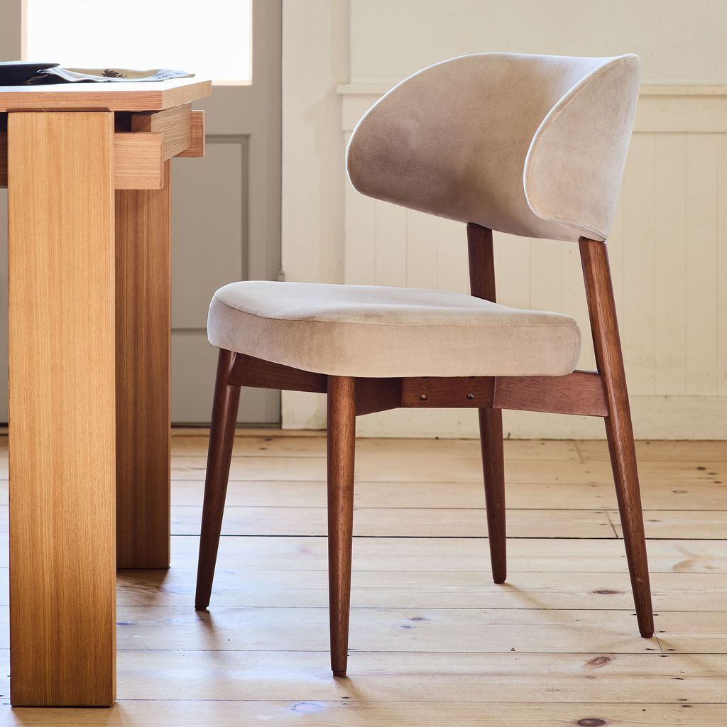 Ghế Ăn Lót Đệm Bo Cong Sang Trọng