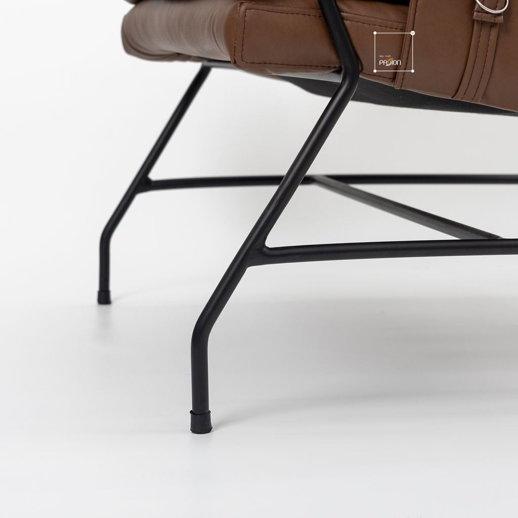 Ghế Armchair Da Chân Sắt