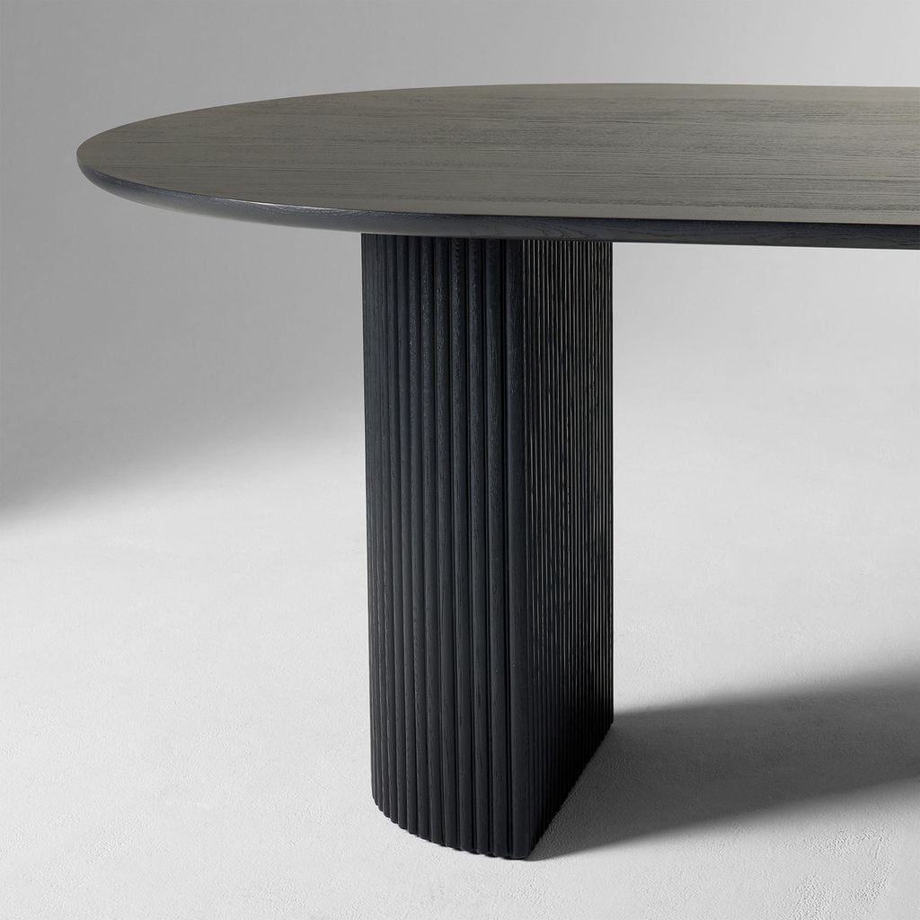 Bàn Ăn Oval Dài Chân Trụ Kẹp Nẹp Tròn