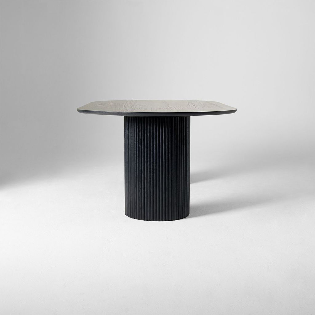 Bàn Ăn Oval Dài Chân Trụ Kẹp Nẹp Tròn