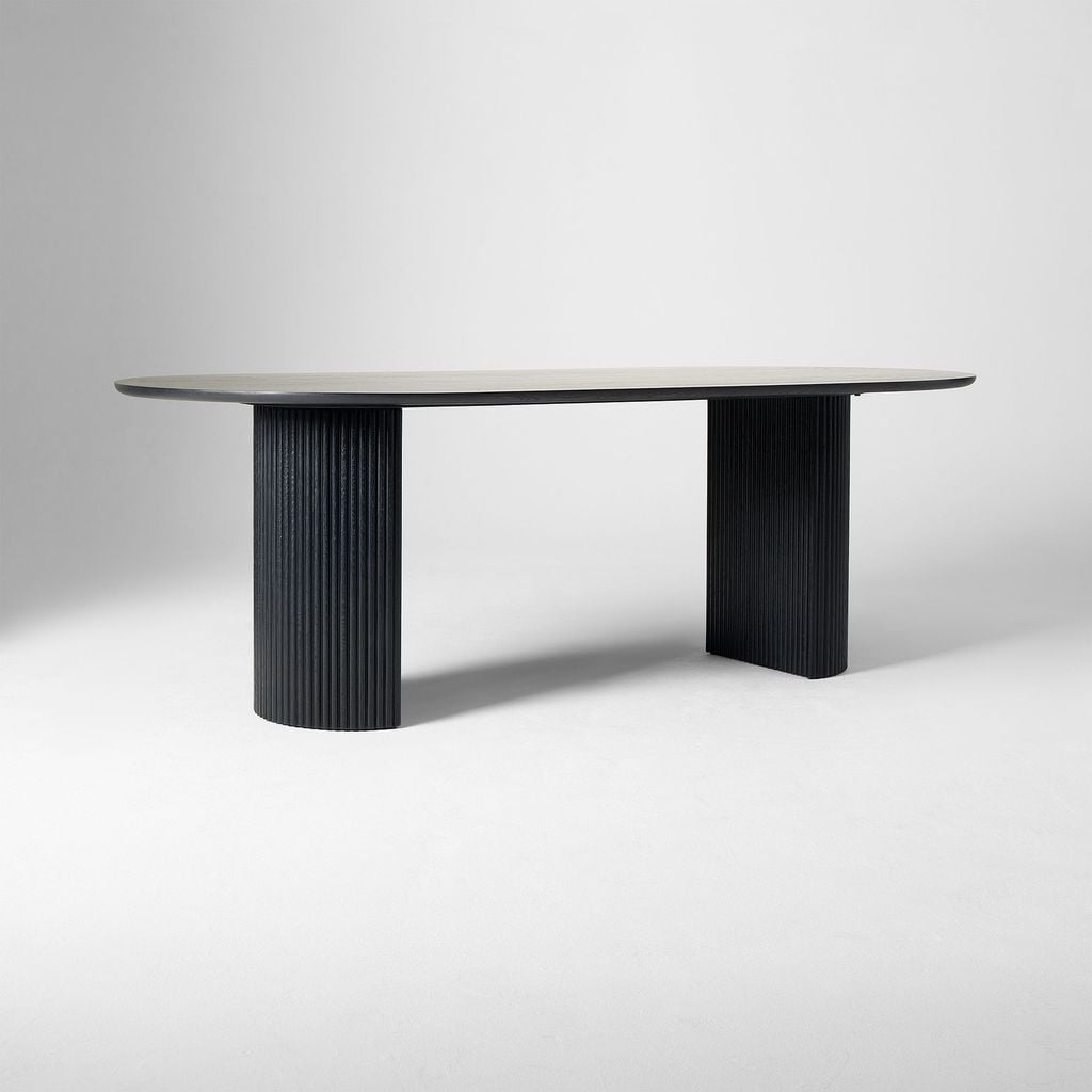 Bàn Ăn Oval Dài Chân Trụ Kẹp Nẹp Tròn