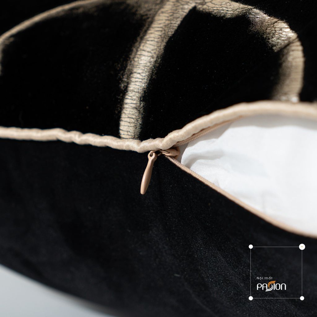 Vỏ Gối Tựa Lưng Lông Ngựa Luxury Phối Đen Trắng