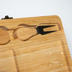 Khay Gỗ Tre Đựng Phô Mai Đồ Ăn Nhẹ Kiểu Vali Gấp Kèm Muỗng Nĩa