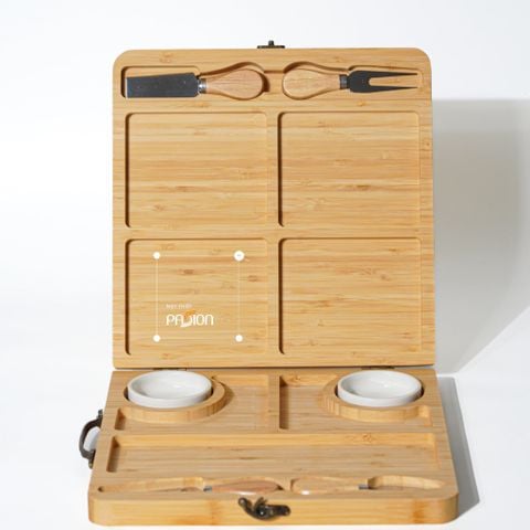 Khay Gỗ Tre Đựng Phô Mai Đồ Ăn Nhẹ Kiểu Vali Gấp Kèm Muỗng Nĩa