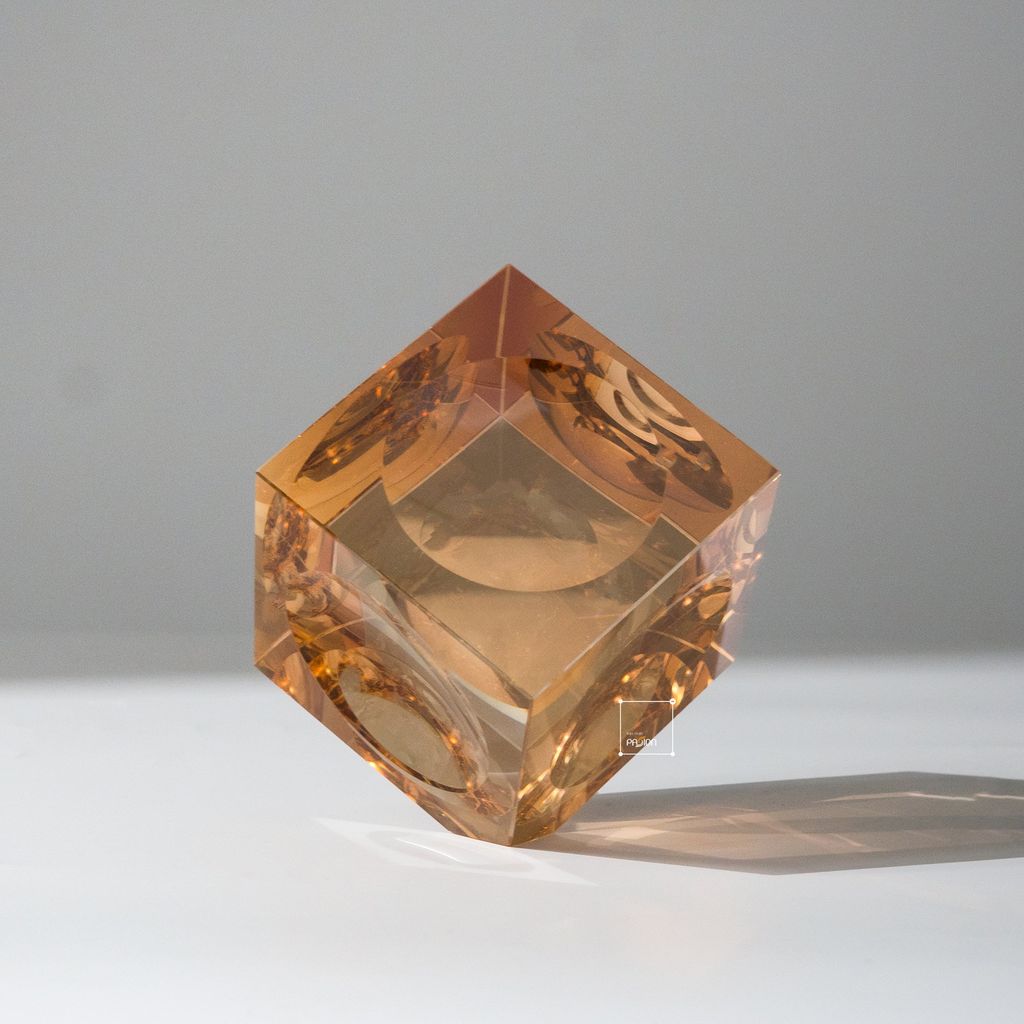 Tượng Trang Trí Khối Rubik Pha Lê Hổ Phách Sang Trọng