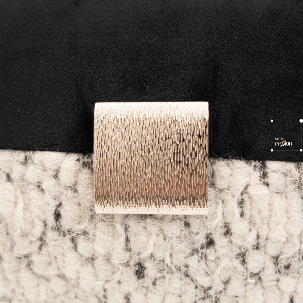 Vỏ Gối Tựa Lưng Ánh Kim Phối Khóa Luxury