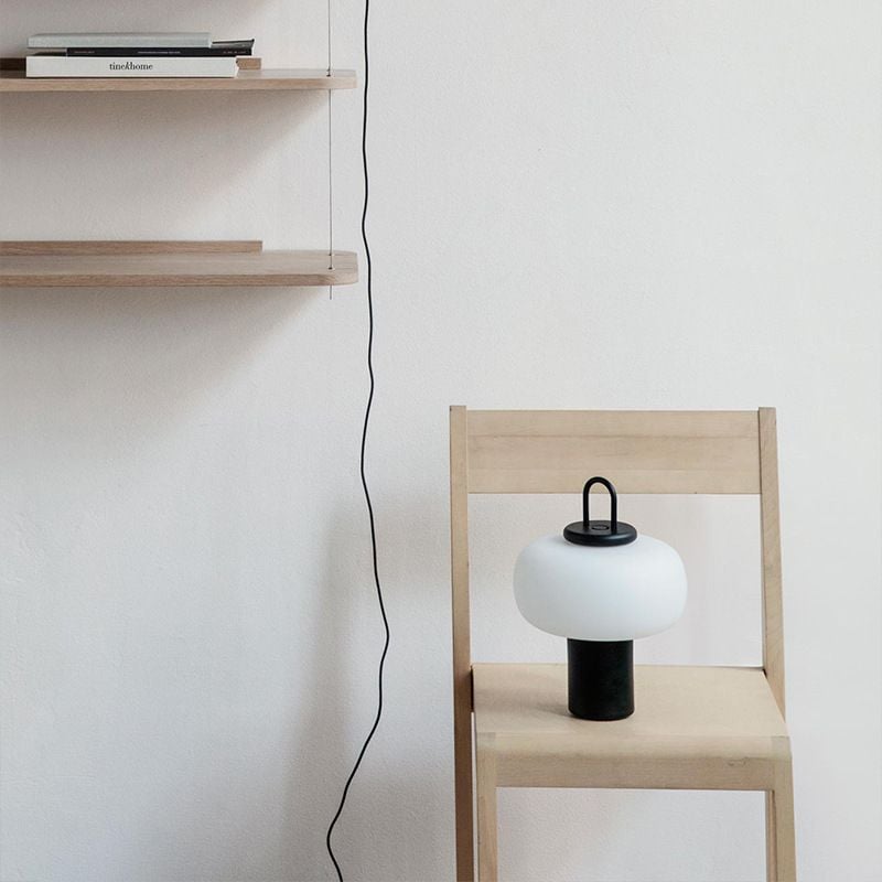 Đèn Bàn Trang Trí Chụp Kính Oval Thân Đen Phong Cách Tối Giản