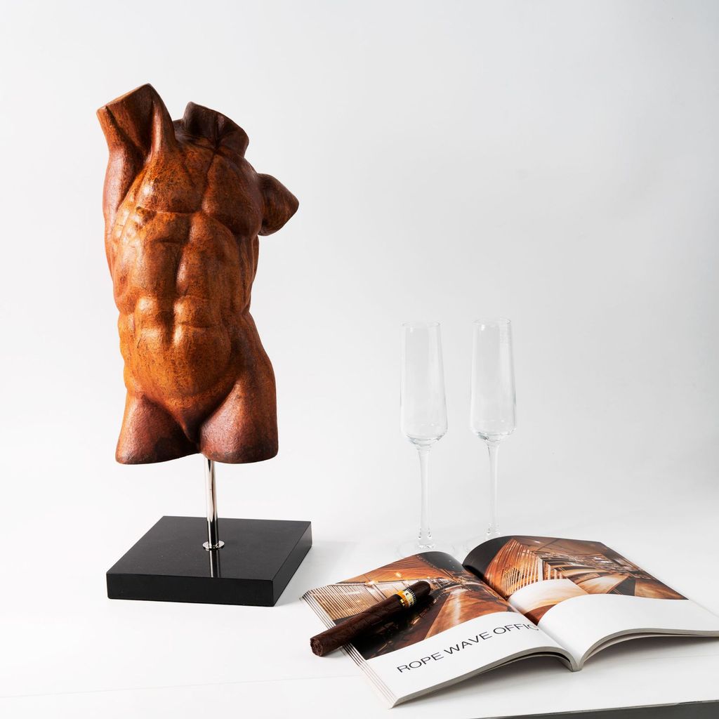 Tượng Trang Trí Biểu Trưng Sức Mạnh Hình Nam Thần Nghệ Thuật