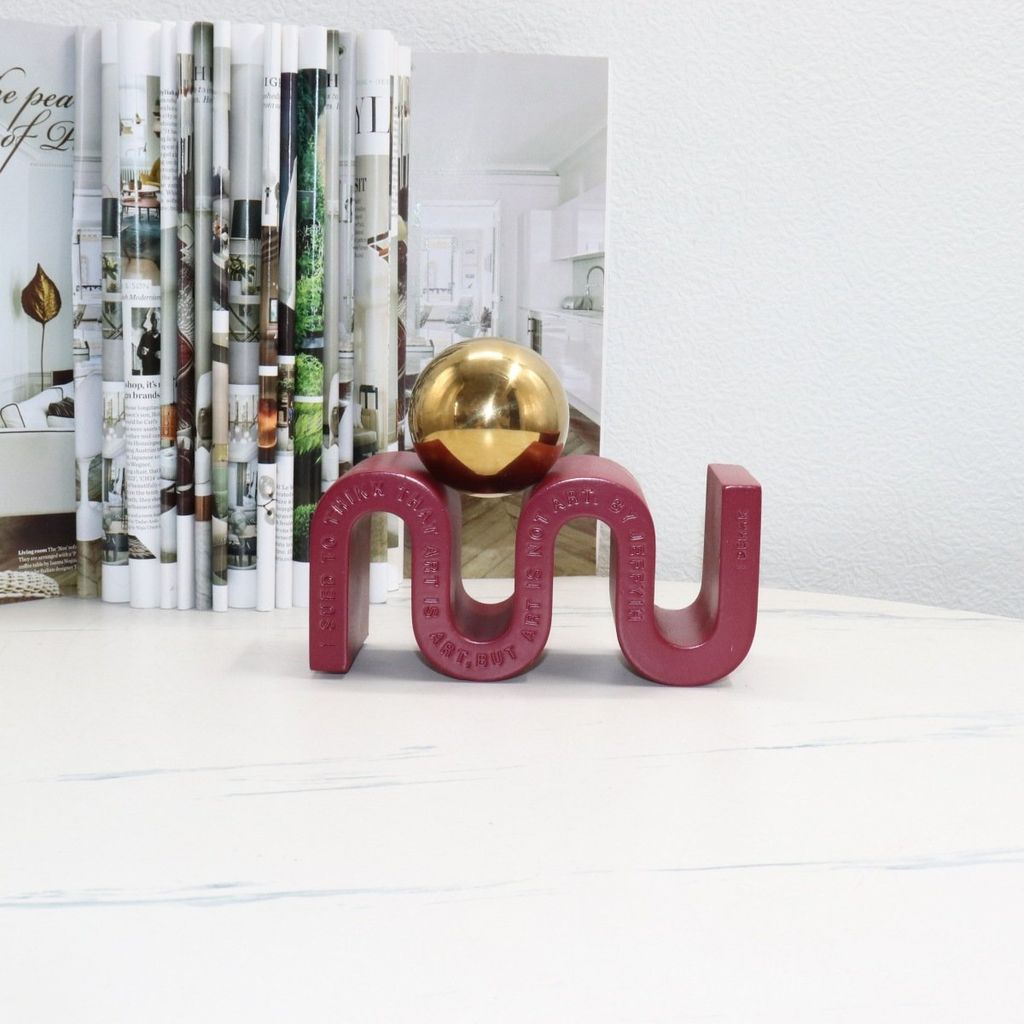 Đồ Trang Trí Hình Học Cong Trừu Tượng Phối Bóng Vàng