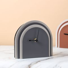 Đồng Hồ Để Bàn Kiểu Vòm Phối Da Bắc Âu