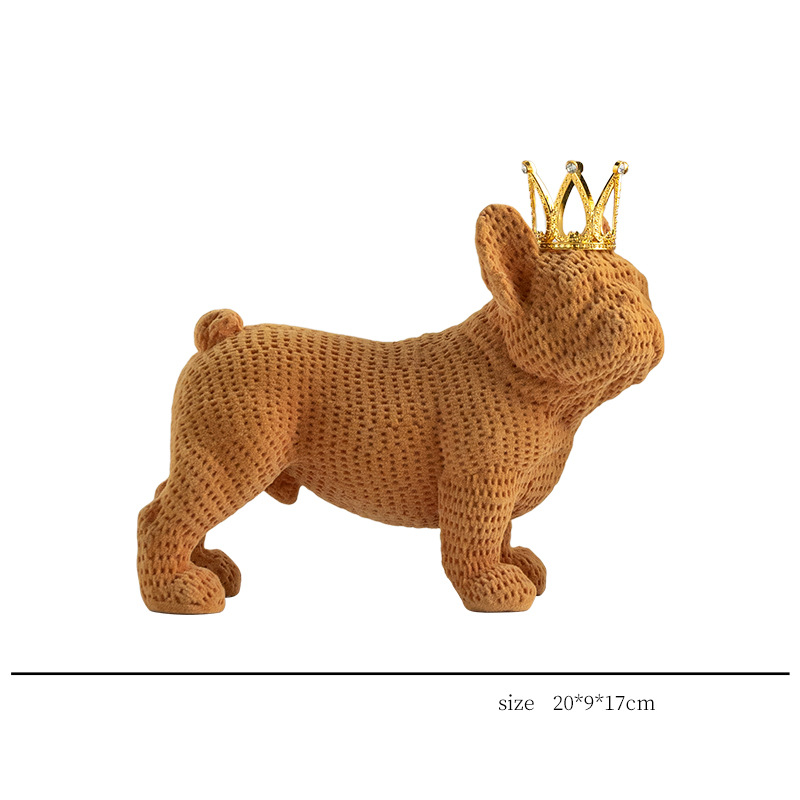 Tượng Decor Chó Đấu Bò Đội Vương Miện Sang Trọng Màu Vàng Hồng