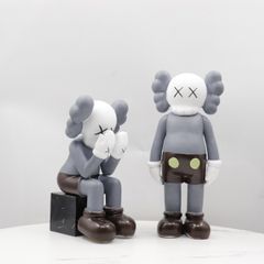 Tượng Decor Trang Trí decor Kaws Sesame Street Trên Kệ Tủ