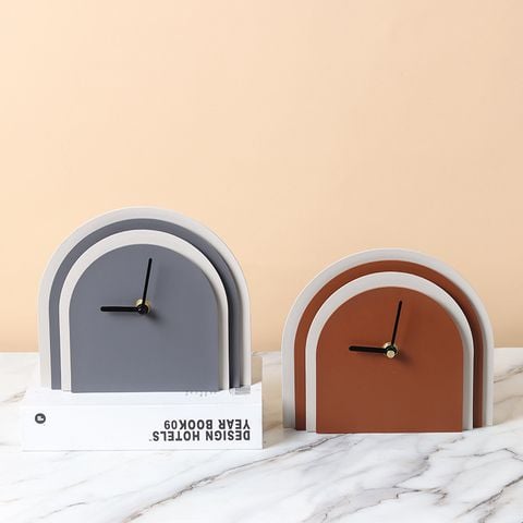 Đồng Hồ Để Bàn Kiểu Vòm Phối Da Bắc Âu